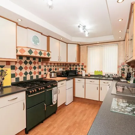 5 Westwood Road *