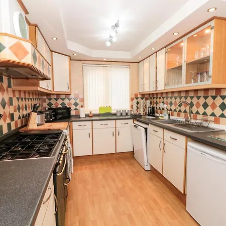 5 Westwood Road * Scarborough