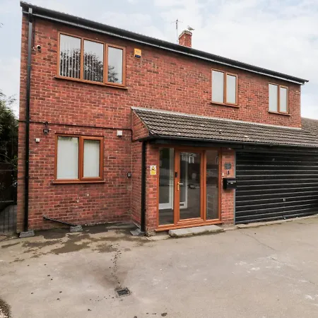 5 Westwood Road *