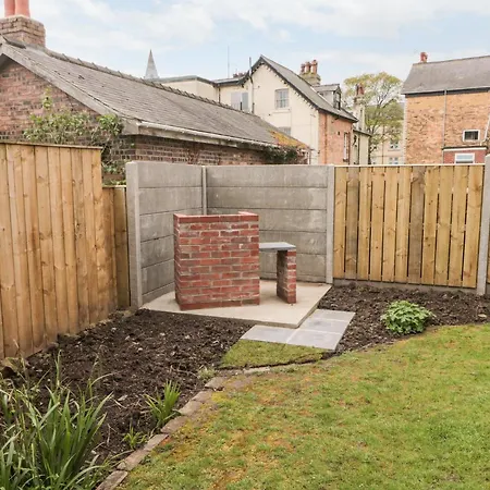 5 Westwood Road *