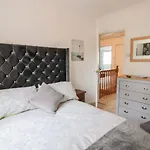 5 Westwood Road *